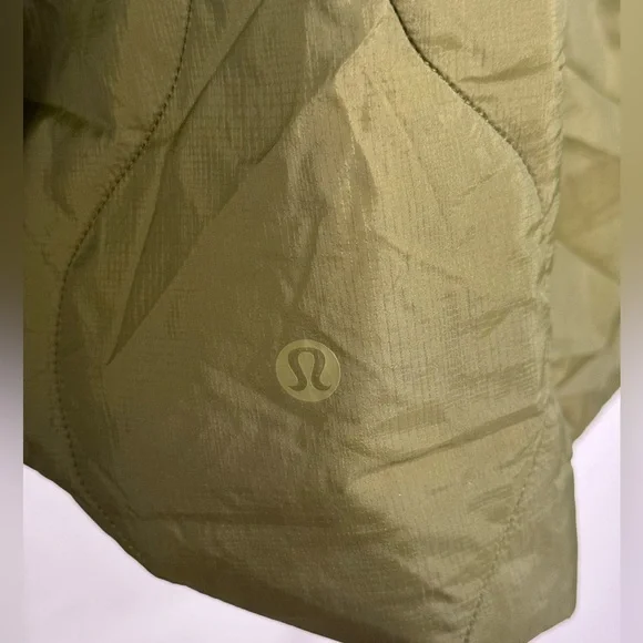 NWOT Lululemon Quilted Light Insulation Cropped Jacket Medium Olive - Picture 6 of 8